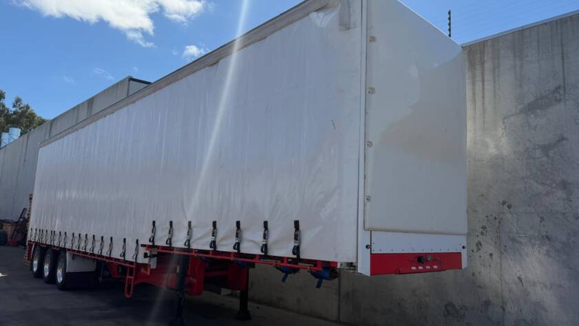 CurtainSider Drop Deck